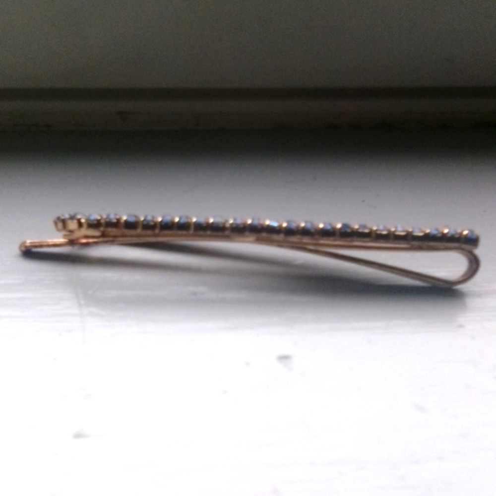 Pin for hair